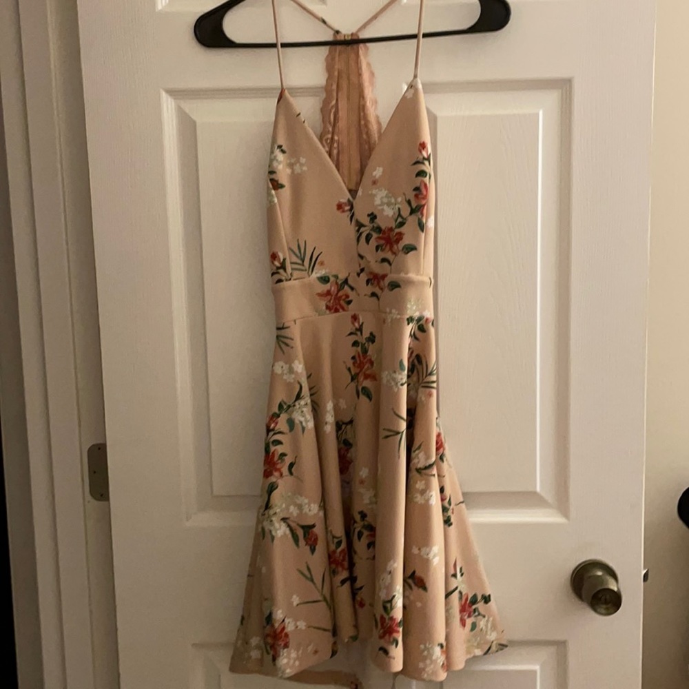 Pink floral dress with open back lace details, L